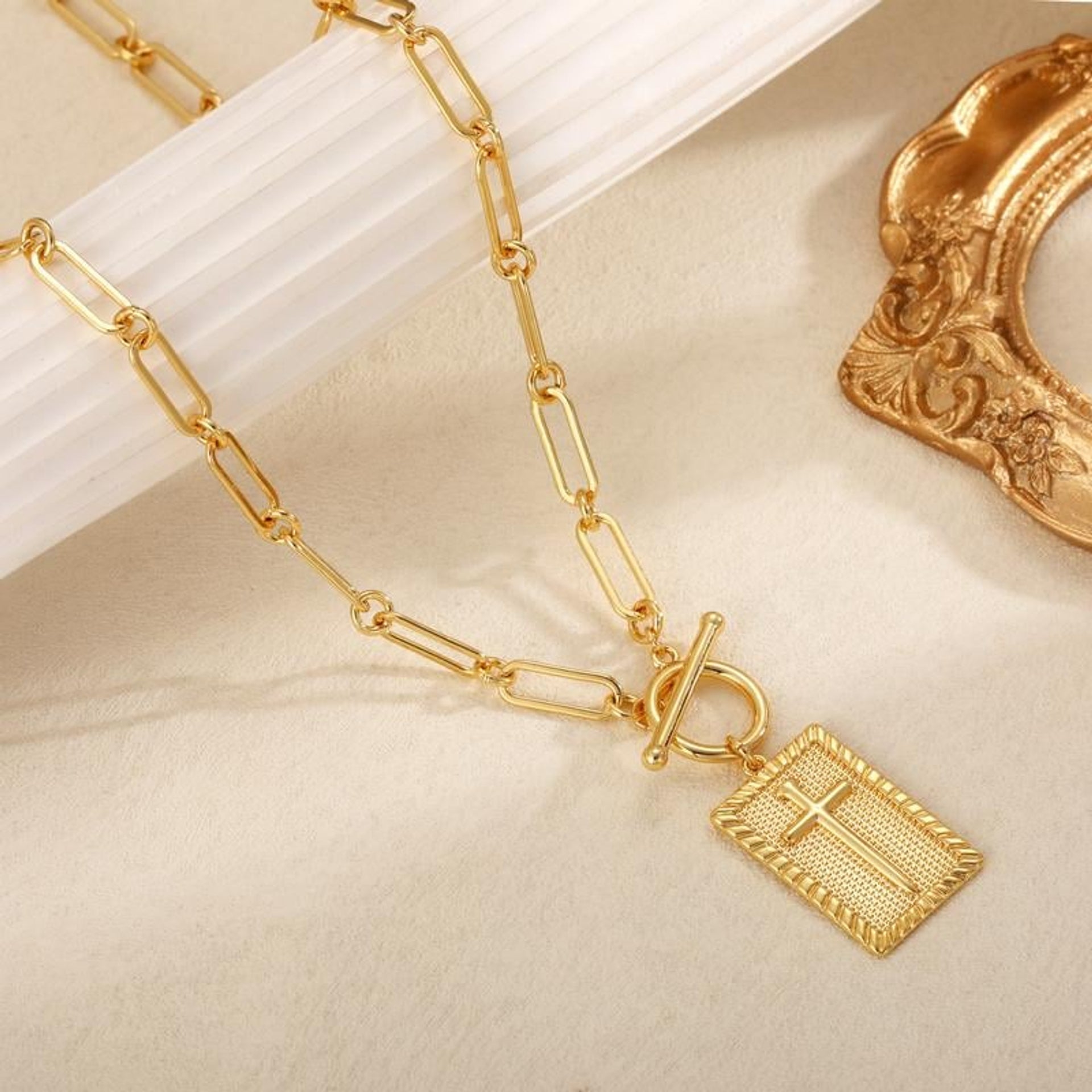 ✝️ Cross Pendant Paperclip Chain Necklace, Unisex, Waterproof and Sweat-Resistant, Fade-Proof